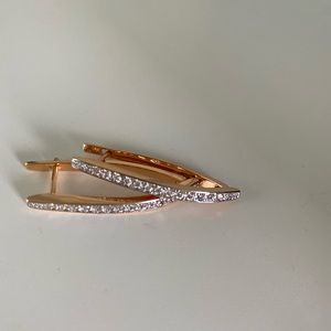 NEW Swarovski Curved Huggie Earrings